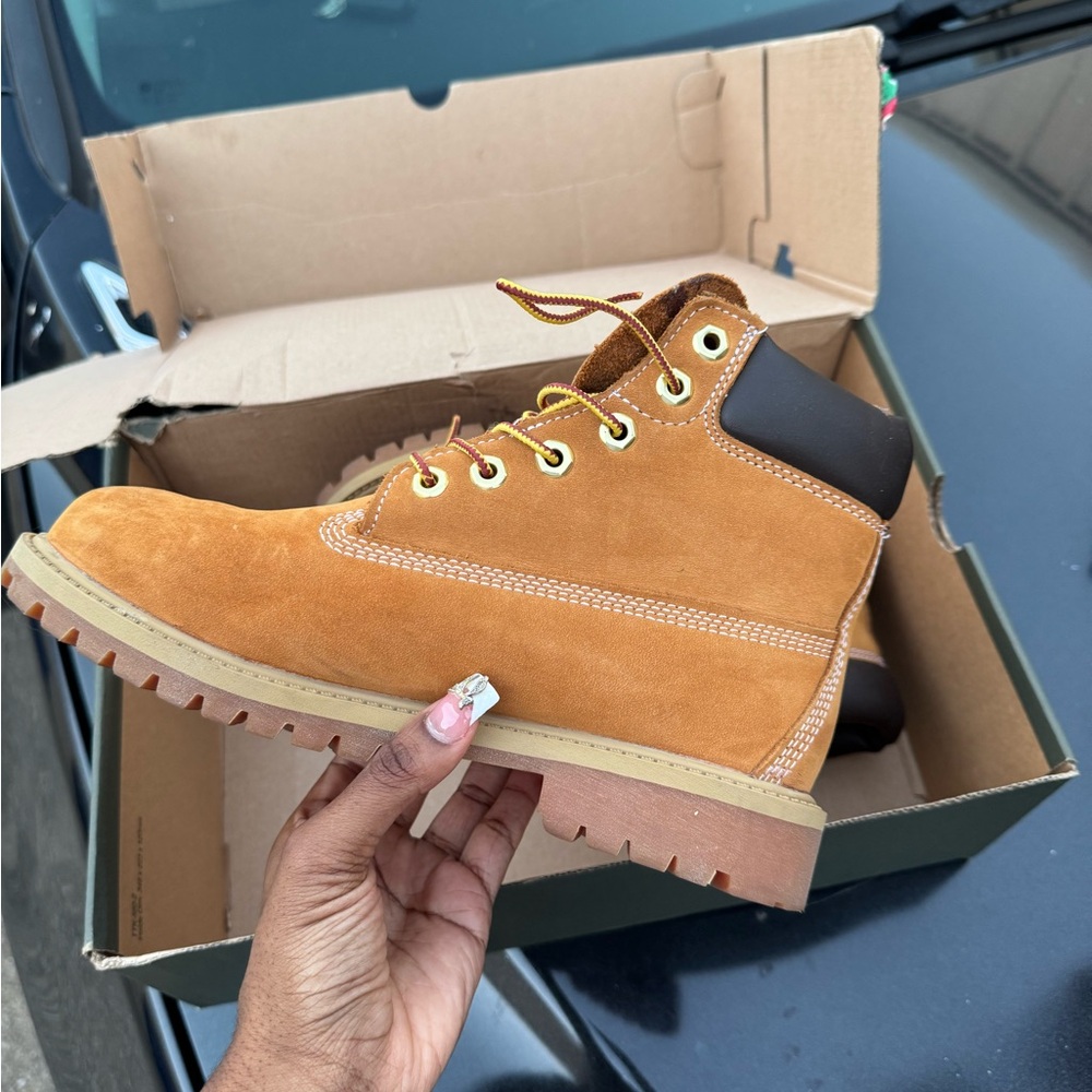 New Men's Timberland® Premium 6-Inch
Waterproof Boot (never worn just tried on)